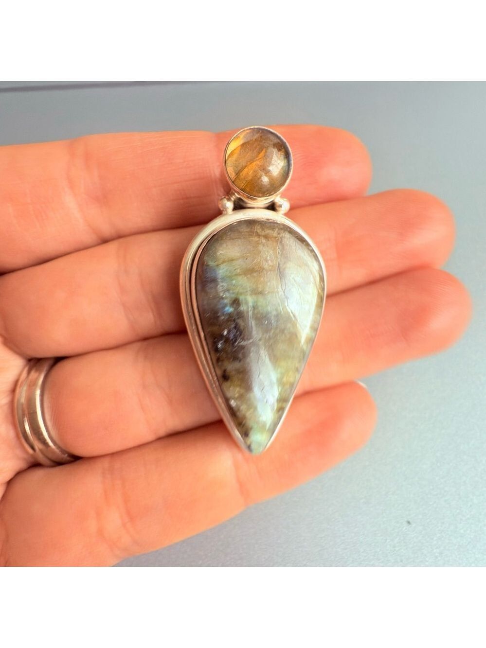 Artisan Boho 24.76 CT Labradorite Sajen Style 925 Sterling Silver 1.75" Pendant - Picture 2 of 6